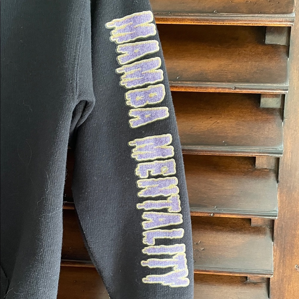 Jerzees Black Mamba Mentality Hoodie Kobe Bryant Medium Boys Fits 6-8 Best - Picture 3 of 6